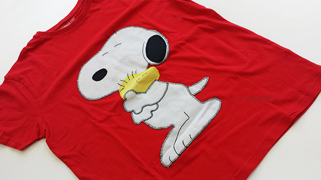Camiseta de Snoopy en aplicaciones de Patchwork hecha en QueSeCose